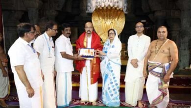 15 12 राज्यपाल ने तिरुपति में पूजा-अर्चना बालाजी से देशवासियों के सुख-समृद्धि की कामना