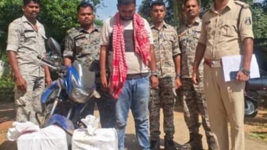18 39.370 किलो अवैध गांजा साथ बिना नम्बर की बाईक सवार गिरफ्तार