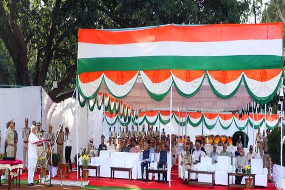 आमजन के प्रति पुलिस सजग, संवेदनशील और विनम्र रहे : राज्यपाल पटेल 1 21A 84 आमजन के प्रति पुलिस सजग, संवेदनशील और विनम्र रहे : राज्यपाल पटेल