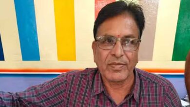 23A 22 उज्जैन : लोकायुक्त के शिकंजे मे आया नीमच का पटवारी, 7000 रुपए लेते रंगेहाथ दबोचा