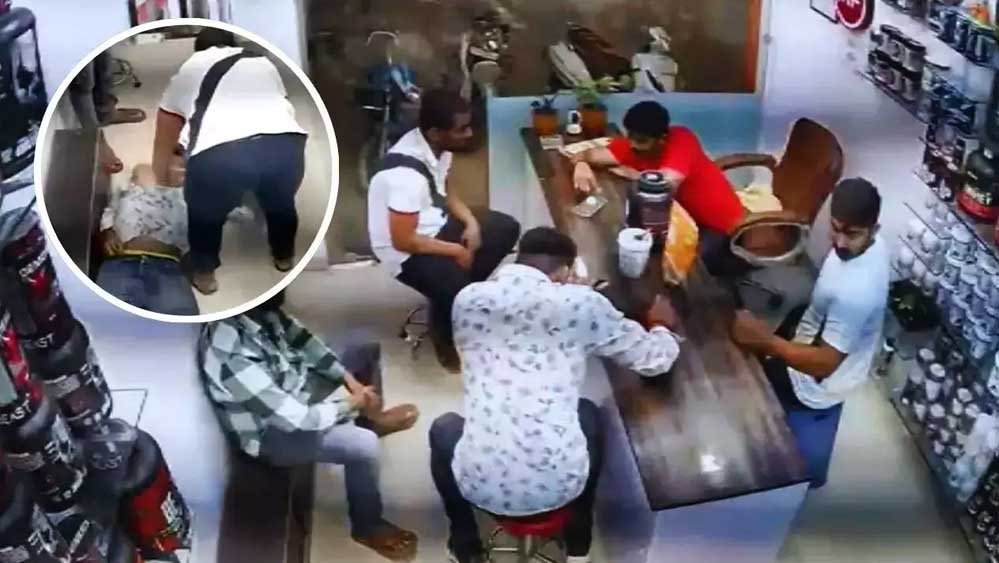रीवा : दोस्तों से बातचीत करते युवक को आया अटैक, चंद ही सेकेंड में मौत, सथियों ने सीपीआर देने की कोशिश की 1 24A 59 रीवा : दोस्तों से बातचीत करते युवक को आया अटैक, चंद ही सेकेंड में मौत, सथियों ने सीपीआर देने की कोशिश की