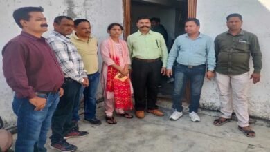 25A 99 छतरपुर : 15 हजार की रिश्वत लेते महिला सरपंच को लोकायुक्त ने किया गिरफ्तार