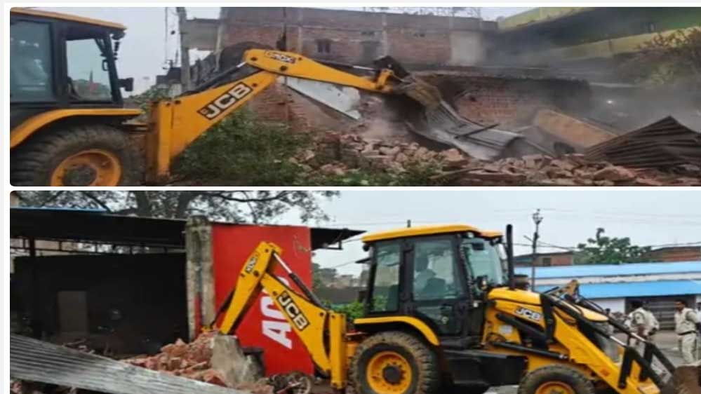 हेड कॉन्स्टेबल की पत्नी और बेटी की हत्या में मास्टरमाइंड कुलदीप साहू के अवैध निर्माण पर चला बुलडोजर 1 28A 41 हेड कॉन्स्टेबल की पत्नी और बेटी की हत्या में मास्टरमाइंड कुलदीप साहू के अवैध निर्माण पर चला बुलडोजर