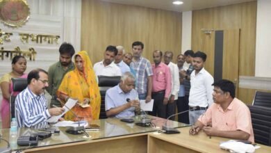 2A 4 जन सुनवाई में प्राप्त आवेदन पत्रो का त्वारित निराकरण करे विभागीय अधिकारीः-शुक्ला