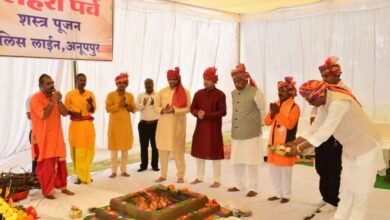3 6 विजयादशमी पर पुलिस लाइन में शस्त्र पूजन संपन्न