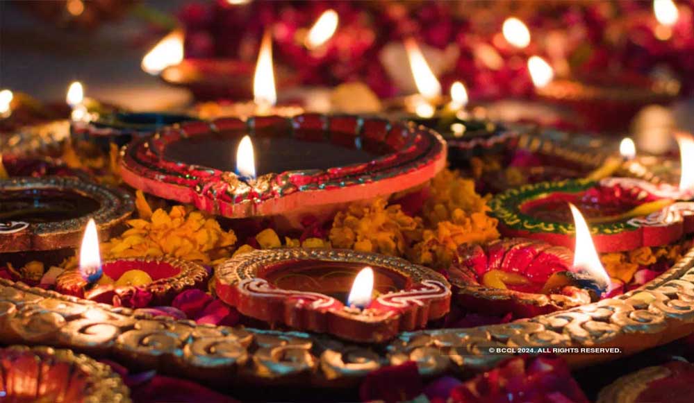 स्वस्थ, खुशहाल और समृद्ध समाज के निर्माण की प्रेरणा देती है दीपावली: उप मुख्यमंत्री शुक्ल 1 30A 67 स्वस्थ, खुशहाल और समृद्ध समाज के निर्माण की प्रेरणा देती है दीपावली: उप मुख्यमंत्री शुक्ल