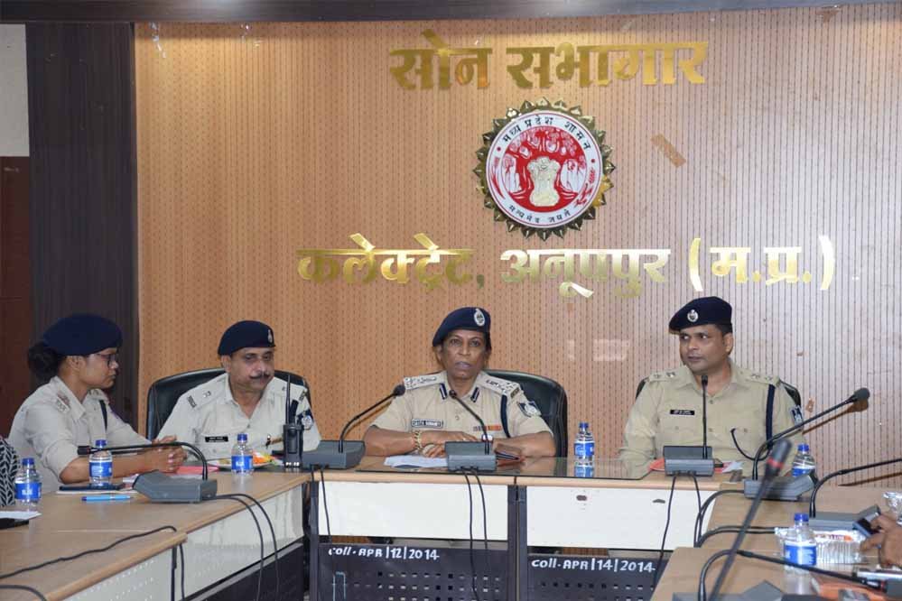 जिले में महिलाओं एवं बच्चियों के सषक्तिकरण हेतु विषेष जागरूकता अभियान ’’मैं हूं अभिमन्यु’’ संचालित किये जाने हेतु बैठक संपन्न 1 5A 13 जिले में महिलाओं एवं बच्चियों के सषक्तिकरण हेतु विषेष जागरूकता अभियान ’’मैं हूं अभिमन्यु’’ संचालित किये जाने हेतु बैठक संपन्न