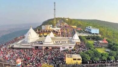 9A 1 मुख्यमंत्री डॉ. यादव एवं केंद्रीय कृषि मंत्री चौहान ने सलकनपुर के विजयासन देवी धाम पहुंचकर की पूजा-अर्चना