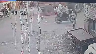 9A 78 टीकमगढ़ में देवी पंडाल के सामने मांस फेंकने का फुटेज आया सामने, आरोपी के खिलाफ पुलिस ने किया मामला दर्ज