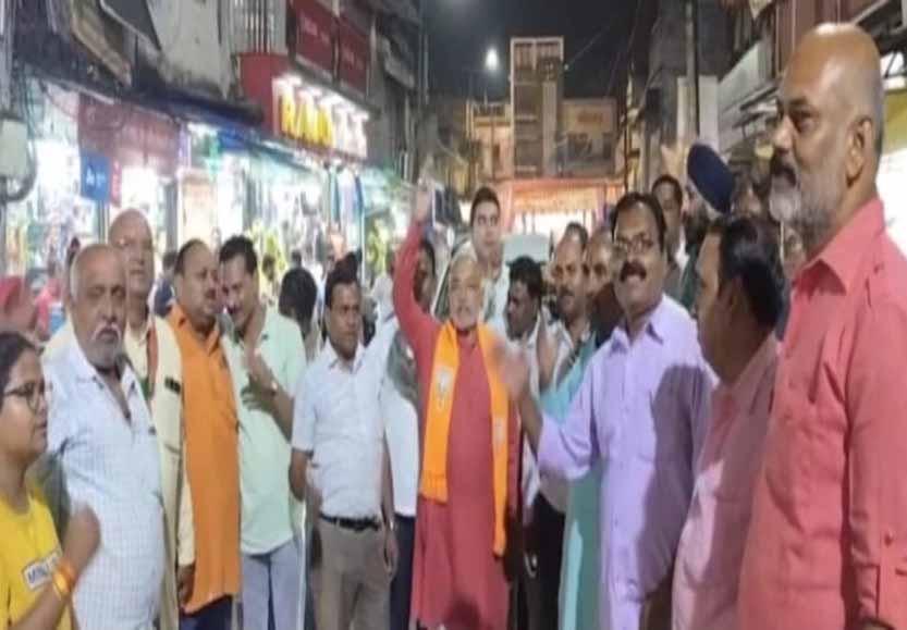 हरियाणा में शानदार जीत कीम मनेन्द्रगढ़ भाजपा कार्यकर्ताओं ने जमकर मनायी खुशियाँ 1 9A 98 हरियाणा में शानदार जीत कीम मनेन्द्रगढ़ भाजपा कार्यकर्ताओं ने जमकर मनायी खुशियाँ