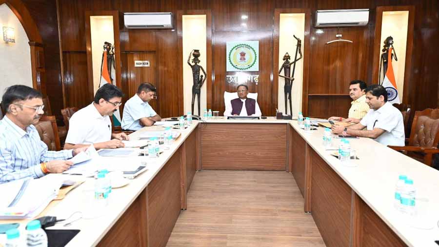 मुख्यमंत्री साय की अध्यक्षता में खनिज विकास निधि सलाहकार समिति की 20वीं बैठक हुई सम्पन्न 1 CM 23 मुख्यमंत्री साय की अध्यक्षता में खनिज विकास निधि सलाहकार समिति की 20वीं बैठक हुई सम्पन्न