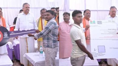 CM9 मुख्यमंत्री विष्णु देव साय ने ग्राम मसेनार एवं पाहुरनार को प्रदान किया संपूर्ण जैविक ग्राम का प्रमाण पत्र, सौंपी वाहनों की चाबियाँ