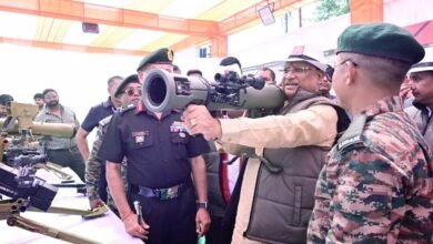 CM sai4 साइंस कॉलेज मैदान में आयोजित भव्य सशस्त्र सैन्य समारोह मुख्यमंत्री साय ने एक दिन और बढ़ाने का किया एलान