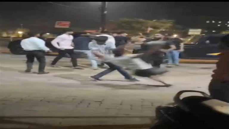 चकरभाठा क्षेत्र में युवतियों के साथ छेड़खानी, भाइयों की बेल्ट और लात-घूंसों से की पिटाई 1 Chedkhani चकरभाठा क्षेत्र में युवतियों के साथ छेड़खानी, भाइयों की बेल्ट और लात-घूंसों से की पिटाई