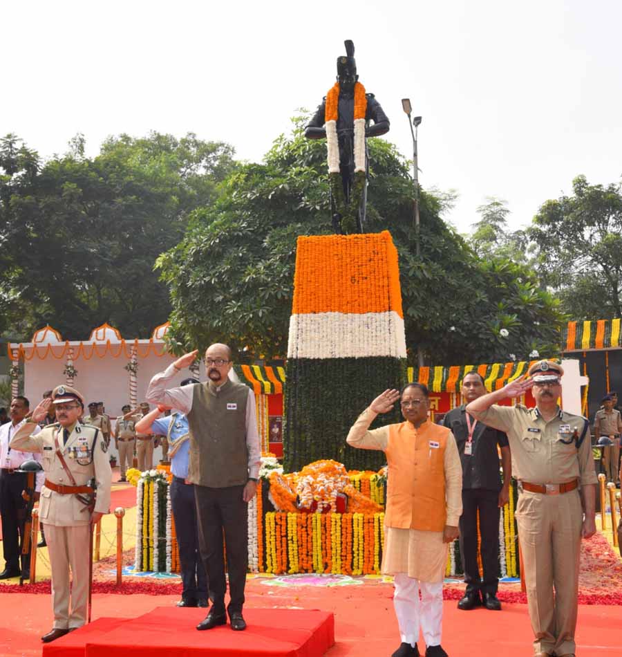 पुलिस स्मृति दिवस परेड में हुए शामिल राज्यपाल और मुख्यमंत्री 1 Cm 1 2 पुलिस स्मृति दिवस परेड में हुए शामिल राज्यपाल और मुख्यमंत्री