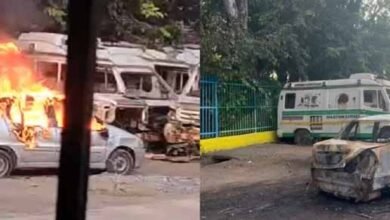 Fire car2 सामुदायिक स्वास्थ्य केंद्र में खड़ी गाड़ी में अचानक लगी आग