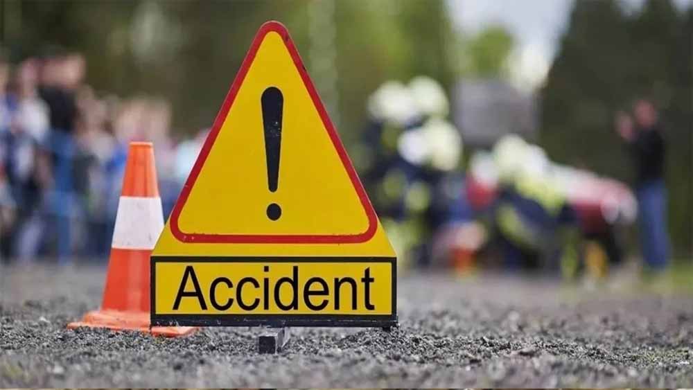 बाइक से जा रहे तीन युवकों को ट्रक ने मारी टक्कर, दर्दनाक मौत, पुलिस ने ट्रक चालक के खिलाफ मामला दर्ज कर लिया 1 ac01 बाइक से जा रहे तीन युवकों को ट्रक ने मारी टक्कर, दर्दनाक मौत, पुलिस ने ट्रक चालक के खिलाफ मामला दर्ज कर लिया
