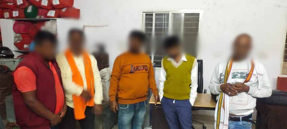 कोतवाली अनूपपुर पुलिस द्वारा देर रात जुआ फड़ पर रेड पांच आरोपी गिरफ्तार 4100 रूपये जप्त 1 anu 1 कोतवाली अनूपपुर पुलिस द्वारा देर रात जुआ फड़ पर रेड पांच आरोपी गिरफ्तार 4100 रूपये जप्त