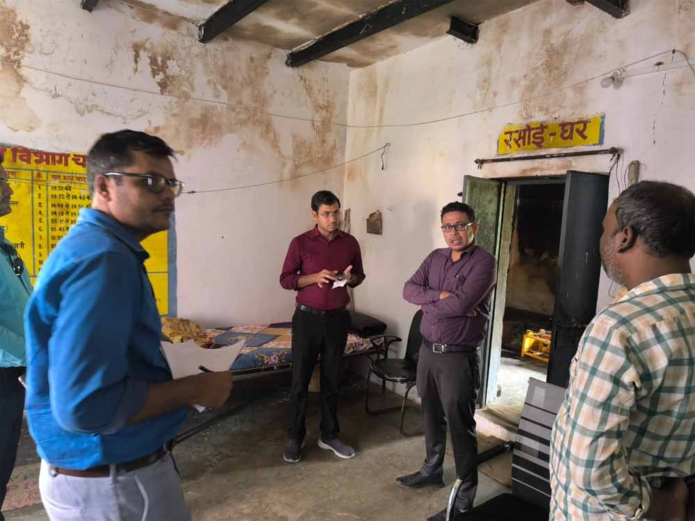 कलेक्टर ने माध्यमिक विद्यालय पड़मनिया का किया निरीक्षण, कलेक्टर ने सिलेबस के अनुसार गुणवत्तायुक्त शिक्षा देने के दिए निर्देश 1 anup कलेक्टर ने माध्यमिक विद्यालय पड़मनिया का किया निरीक्षण, कलेक्टर ने सिलेबस के अनुसार गुणवत्तायुक्त शिक्षा देने के दिए निर्देश