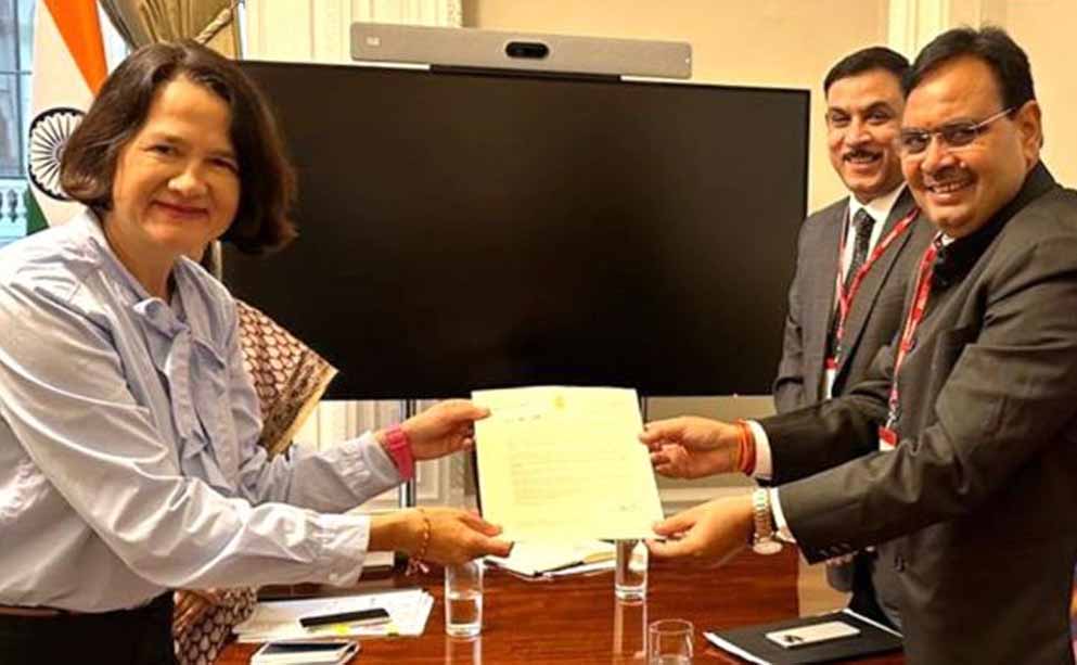 राज्य में निवेश के लिए हेतु मुख्यमंत्री ने ब्रिटेन के सांसदों, सरकारी अधिकारियों से सहयोग की अपील की 1 bhajan 1 राज्य में निवेश के लिए हेतु मुख्यमंत्री ने ब्रिटेन के सांसदों, सरकारी अधिकारियों से सहयोग की अपील की