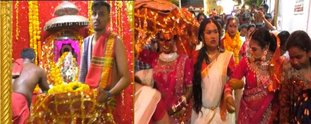 छत्तीसगढ़-जगदलपुर की 'माई दंतेश्वरी' के किन्नर समाज ने सबसे पहले किए दर्शन, आधी रात को निकाली श्रृंगार यात्रा 1 chhattisgarh 15 1 2 छत्तीसगढ़-जगदलपुर की 'माई दंतेश्वरी' के किन्नर समाज ने सबसे पहले किए दर्शन, आधी रात को निकाली श्रृंगार यात्रा