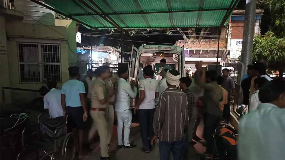 राजस्थान के धौलपुर जिले में दर्दनाक सड़क हादसा, बस और टैम्पो के टकराने पर 12 लोगों की मौत 1 dholpur राजस्थान के धौलपुर जिले में दर्दनाक सड़क हादसा, बस और टैम्पो के टकराने पर 12 लोगों की मौत