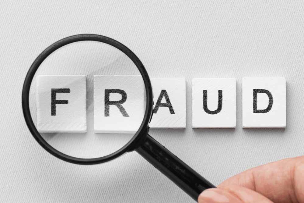 पति का सेवादार मोबाइल चुराकर भागा, दो दिन में यूपीआई से उड़ाए पौने दो लाख रुपये 1 fraud 35 1 2 पति का सेवादार मोबाइल चुराकर भागा, दो दिन में यूपीआई से उड़ाए पौने दो लाख रुपये