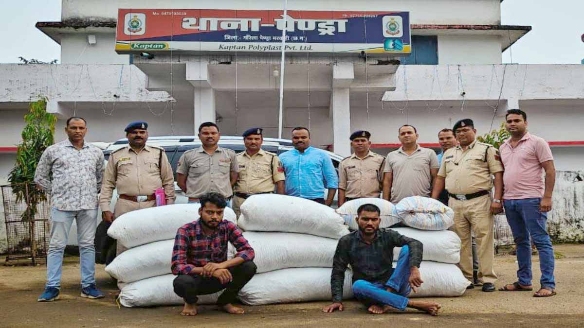गांजा तस्करों के खिलाफ पुलिस का अभियान जारी, 41 लाख के गांजे के साथ 2 अंतराज्यीय तस्कर को गिरफ्तार 1 ganja1 1 गांजा तस्करों के खिलाफ पुलिस का अभियान जारी, 41 लाख के गांजे के साथ 2 अंतराज्यीय तस्कर को गिरफ्तार