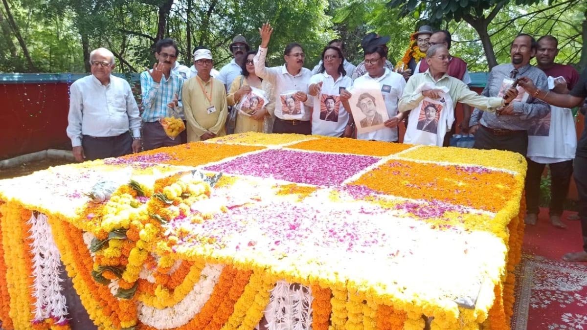 किशोर कुमार अलंकरण समारोह आज खंडवा में आयोजित, राजकुमार हिरानी होंगे सम्मानित 1 kishor3 किशोर कुमार अलंकरण समारोह आज खंडवा में आयोजित, राजकुमार हिरानी होंगे सम्मानित