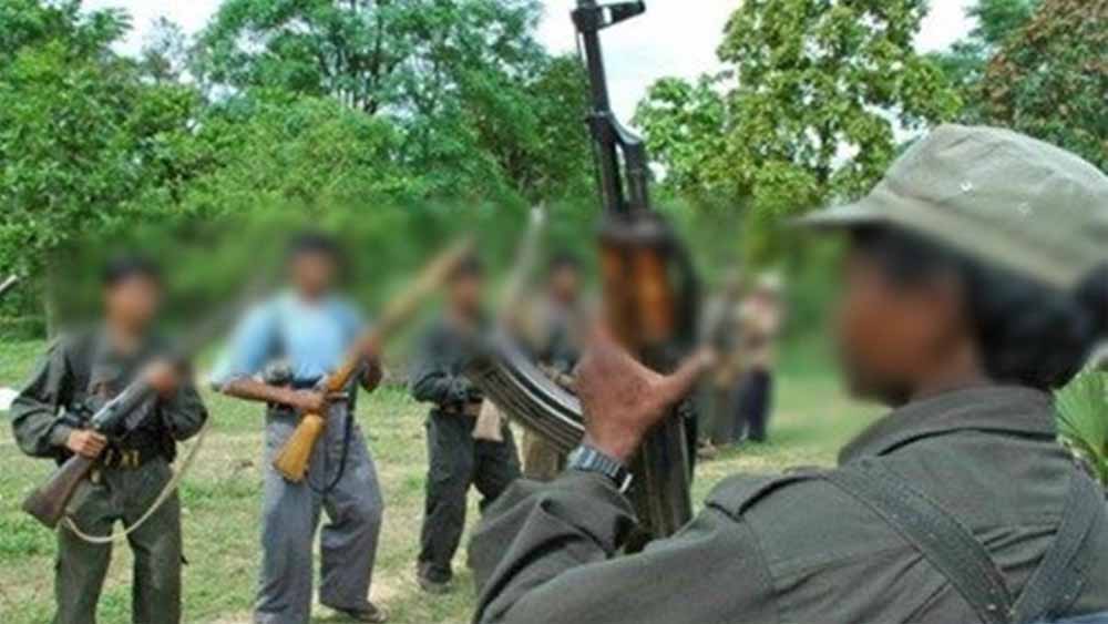 बीजापुर में कांग्रेस नेता और पूर्व उप सरपंच तिरुपति भंडारी की दिनदहाड़े हुई हत्या, दहशत का माहौल 1 बीजापुर में कांग्रेस नेता और पूर्व उप सरपंच तिरुपति भंडारी की दिनदहाड़े हुई हत्या, दहशत का माहौल