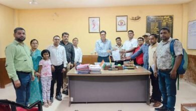 raipur 4 डीईओ से मिलकर शिक्षक मोर्चा पदाधिकारीयो ने शीघ्र प्रधान पाठक पर पदोन्नति की मांग की
