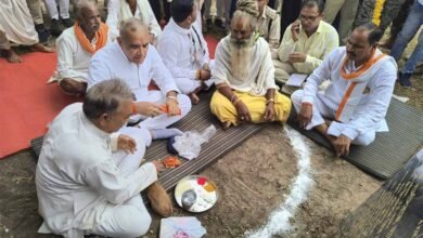 rawat 2 वन मंत्री रावत ने 30 लाख रुपये लागत की 2 सड़कों का किया भूमि-पूजन