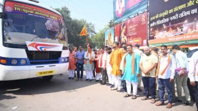 sharma उपमुख्यमंत्री श्री विजय शर्मा ने डोंगरगढ़ मां बम्लेश्वरी के दर्शन के लिए जा रहे श्रद्धालुओं की बस को झंडी दिखाकर किया रवाना