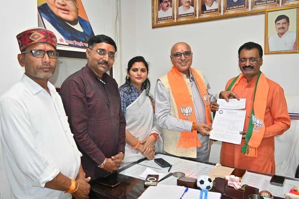 sin 2 भाजपा की सक्रिय सदस्यता प्रारंभ, जिलाध्यक्ष बने जिले के पहले सक्रिय सदस्य