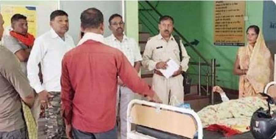 लोमड़ी का आतंक: बच्चों और बुजुर्ग समेत 6 लोगों पर हमला कर किया घायल 1 1 1 लोमड़ी का आतंक: बच्चों और बुजुर्ग समेत 6 लोगों पर हमला कर किया घायल