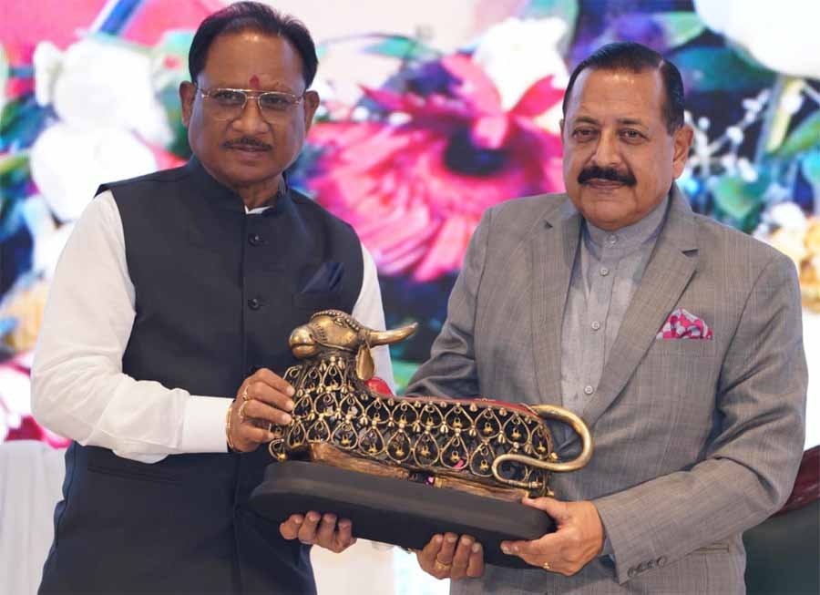 मुख्यमंत्री श्री साय और केन्द्रीय राज्य मंत्री डॉ. जितेन्द्र सिंह ने समापन सत्र को किया सम्बोधित 1 1 215 मुख्यमंत्री श्री साय और केन्द्रीय राज्य मंत्री डॉ. जितेन्द्र सिंह ने समापन सत्र को किया सम्बोधित