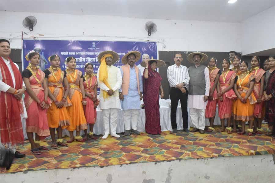 भगवान बिरसा मुण्डा के जन्म दिवस पर जिले में धूमधाम से मनाया गया जनजातीय गौरव दिवस 1 1 88 भगवान बिरसा मुण्डा के जन्म दिवस पर जिले में धूमधाम से मनाया गया जनजातीय गौरव दिवस