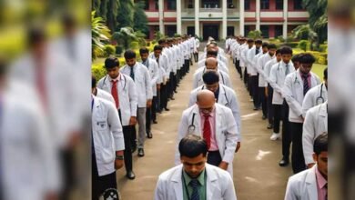 12A 87 रैगिंग : MBBS के 5 छात्र निलंबित, उनके पैरेंट्स से भी ये करवाएगा रायपुर मेडिकल कॉलेज