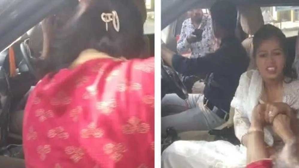 MP News: सरपंच पति को गर्लफ्रेंड के साथ 210 किमी दूर दूसरी पत्नी ने पकड़ा, देखें वायरल वीडियो 1 14A 47 MP News: सरपंच पति को गर्लफ्रेंड के साथ 210 किमी दूर दूसरी पत्नी ने पकड़ा, देखें वायरल वीडियो