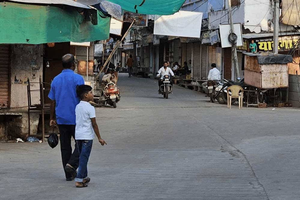 राजस्थान के शाहपुरा जिले में मस्जिद से पथराव के बाद से तनाव, आज से जहाजपुर बंद 1 15A 44 राजस्थान के शाहपुरा जिले में मस्जिद से पथराव के बाद से तनाव, आज से जहाजपुर बंद