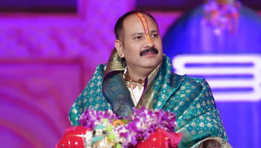 पं. प्रदीप मिश्रा की कथा पंडाल में दो दिन में 200 चोरी से पुलिस भी सकते में, 15 महिलाएं गिरफ्तार 1 22 A 52 पं. प्रदीप मिश्रा की कथा पंडाल में दो दिन में 200 चोरी से पुलिस भी सकते में, 15 महिलाएं गिरफ्तार