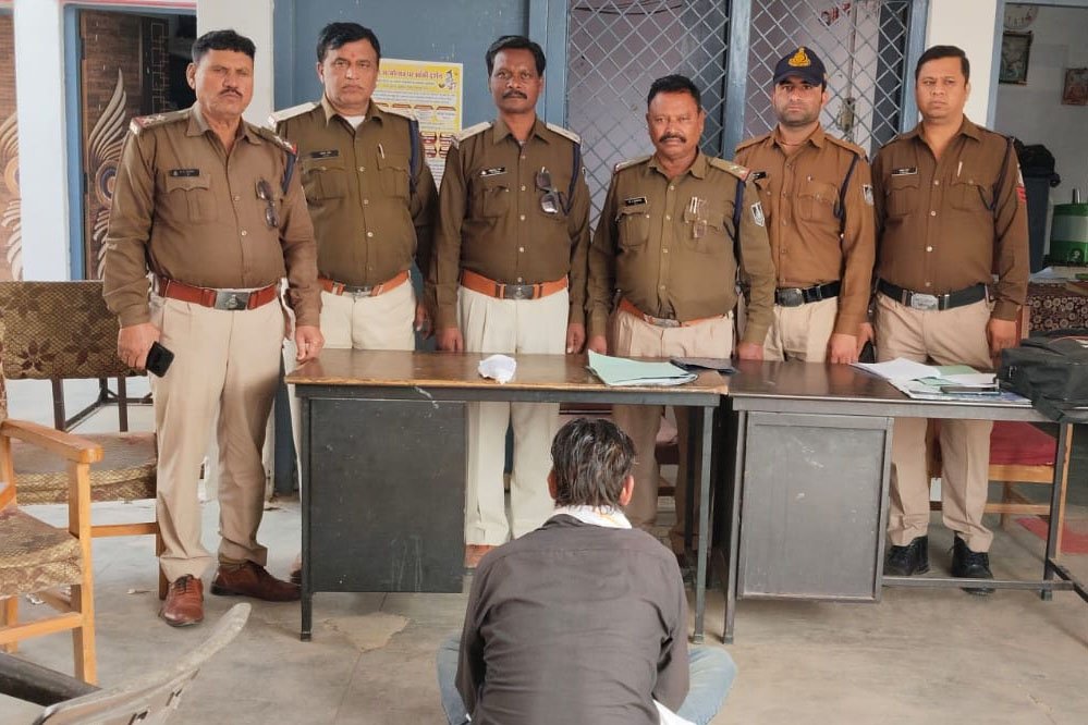 थाना बमीठा पुलिस ने हत्या का प्रयास करने वाले आरोपी को अवैध हथियार देशी कट्टा सहित किया गिरफ्तार 1 23A 23 थाना बमीठा पुलिस ने हत्या का प्रयास करने वाले आरोपी को अवैध हथियार देशी कट्टा सहित किया गिरफ्तार