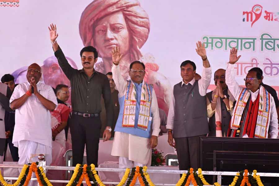केन्द्रीय मंत्री डॉ. मंडाविया ने युवाओं से देश के विकास और सामाजिक सरोकार से जुडने का किया आव्हान 1 30 1 केन्द्रीय मंत्री डॉ. मंडाविया ने युवाओं से देश के विकास और सामाजिक सरोकार से जुडने का किया आव्हान