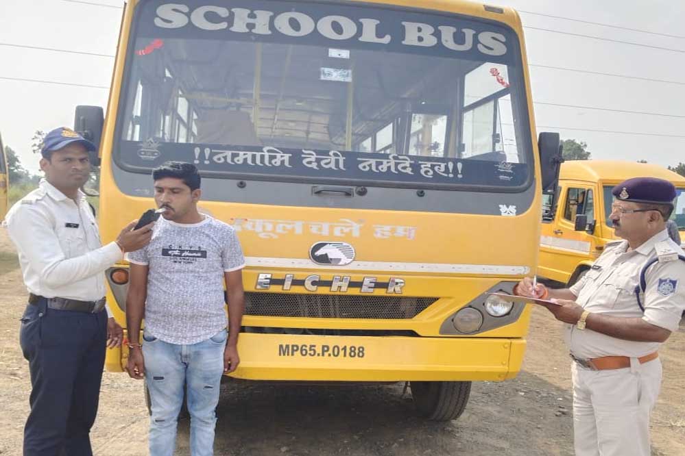 अनूपपुर पुलिस के सतत प्रयास का असर, अक्टूबर माह में सड़क दुर्घटनाओ में 7% की आई कमी, मृतकों की संख्या हुई 28% कम 1 4A 129 अनूपपुर पुलिस के सतत प्रयास का असर, अक्टूबर माह में सड़क दुर्घटनाओ में 7% की आई कमी, मृतकों की संख्या हुई 28% कम