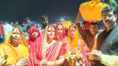 8A 44 वार्ड नंबर 41 गनियारी छठ पूजा में उमड़ी भीड़