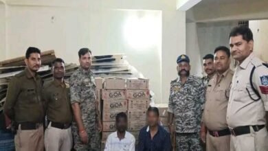 9A 40 पुलिस ने अवैध शराब के भंडारण में मारा छापा, 550 लीटर शराब एवं स्कूटी जब्त, दो आरोपी गिरफ्तार