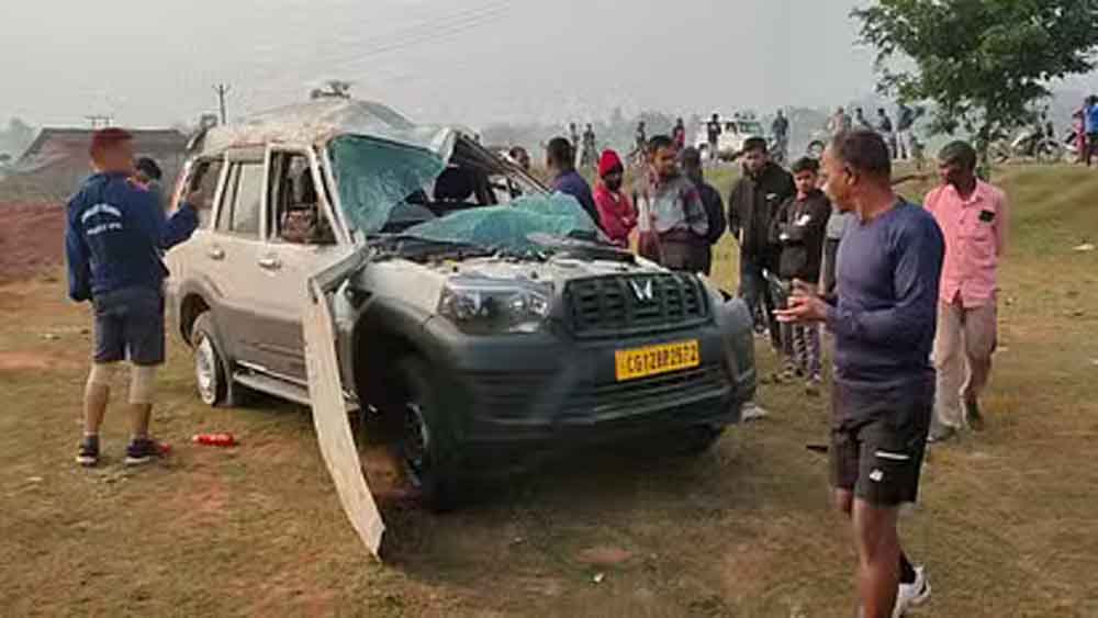छत्तीसगढ़-गौरेला थाने के SI की मौके पर मौत और तीन आरक्षक घायल, यूपी से आरोपी को पकड़कर लौटते समय हादसा 1 Chhattisgarh 02 1 9 छत्तीसगढ़-गौरेला थाने के SI की मौके पर मौत और तीन आरक्षक घायल, यूपी से आरोपी को पकड़कर लौटते समय हादसा