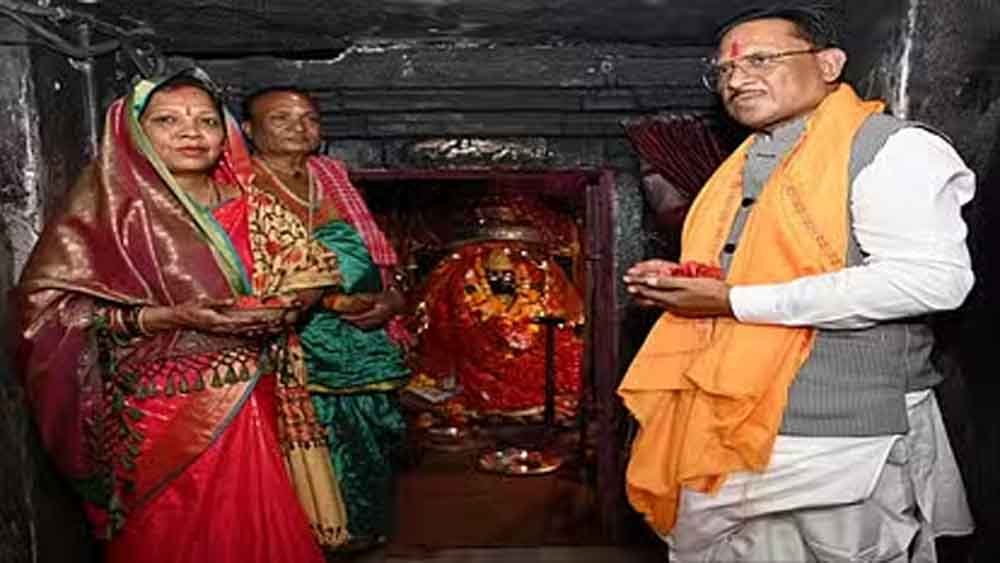 छत्तीसगढ़-दंतेवाड़ा में सीएम साय ने की मां दंतेश्वरी की पूजा-अर्चना, प्रदेशवासियों के लिए मांगी खुशहाली 1 Chhattisgarh 03 2 17 छत्तीसगढ़-दंतेवाड़ा में सीएम साय ने की मां दंतेश्वरी की पूजा-अर्चना, प्रदेशवासियों के लिए मांगी खुशहाली