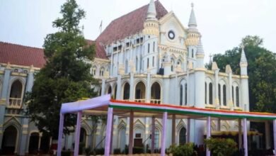 High Court mp 200 5 5 हाईकोर्ट का प्रशासन को आदेश, फीस और फर्जी पुस्तकों के मामले में पेश करें स्टेटस रिपोर्ट