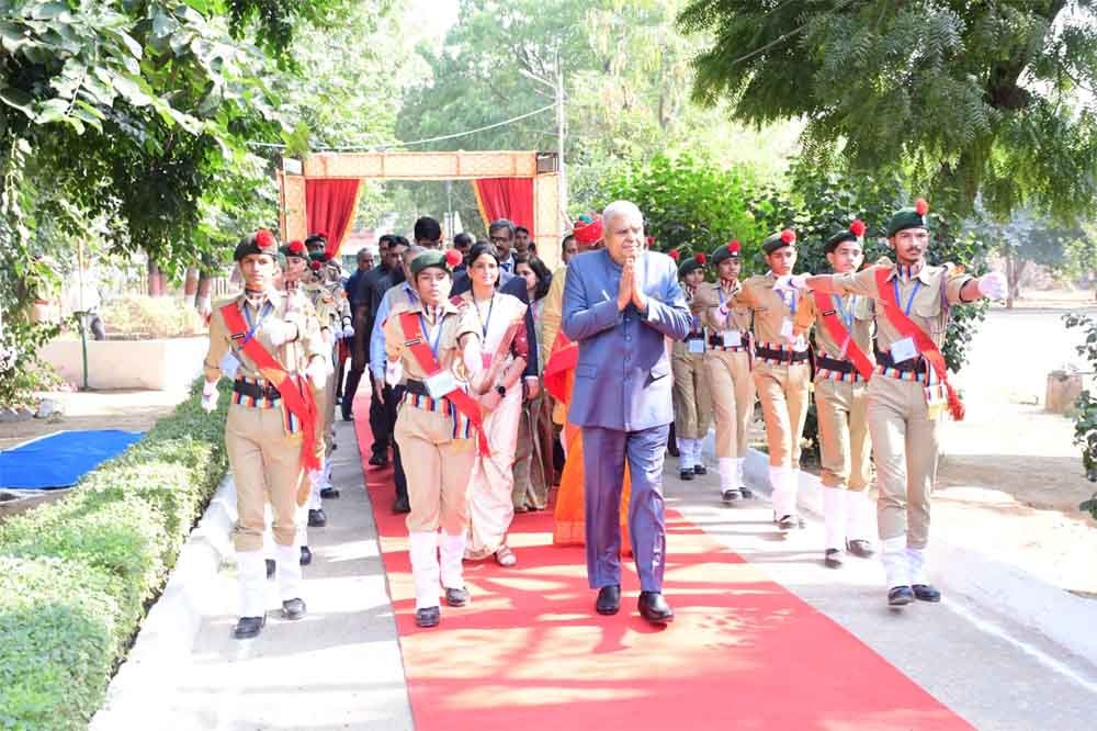 राजस्थान-झुंझुनूं के नवोदय विद्यालय में उपराष्ट्रपति बोले, अनुशासन एवं मानव निर्माण का गुण जरूरी 1 Rajasthan 02 2 16 राजस्थान-झुंझुनूं के नवोदय विद्यालय में उपराष्ट्रपति बोले, अनुशासन एवं मानव निर्माण का गुण जरूरी